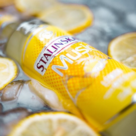 Cocktail Alcoolic Stalinskaya Music Lemon, 4% Alcool, 275 ml, Aroma de Lamaie, Cocktail Stalinskaya, Cocktail cu Vodca si Lamaie, Cocktail cu Lamaie, Bautura Alcoolica, Bauturi Alcoolice, Cocktailuri cu Vodca, Cocktailuri cu Fructe