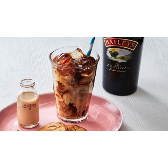 Lichior Irish Cream Whisky Bailey’s, 1L, 17% Alcool, Lichior Bailey’s, Bailey’s Lichior Dulce, Lichior Cremos, Bailey’s Irish Cream Lichior, Lichior Cremos Bailey’s, Bauturi Alcoolice, Bautura Alcoolica, Lichior de Whisky, Lichior Baileys 