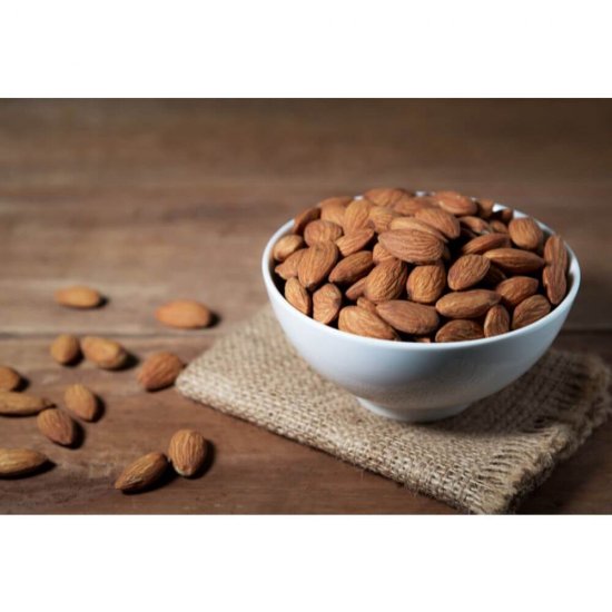 Baton Be-Kind Caramel Migdale Sare de Mare, 40g, Baton cu Caramel Migdale si Sare de Mare, Baton cu Nuci, Be-Kind Nut Bar, Baton Fara Gluten, Baton Bogat in Fibre, Baton pentru Dieta, Baton cu Migdale, Baton cu Caramel, Batoane Be-Kind