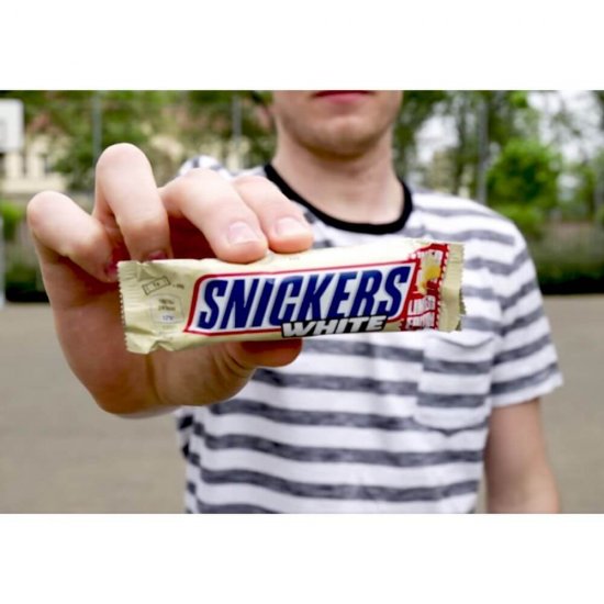 Baton Snickers White Standard, 49g, Baton Snickers Alb, Baton de Ciocolata Snickers White, Baton de Ciocolata Alba cu Alune, Baton de Ciocolata Snickers White, Baton de Ciocolata cu Nuga, Baton Ciocolata Alba, Baton cu Caramel, Baton cu Alune