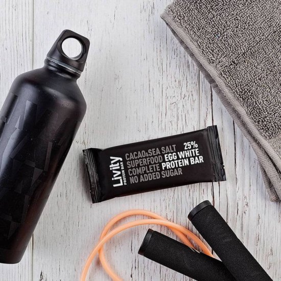 Baton cu Cacao Livity Protein Cacao&Sea Salt Protein, 46 g, Batoane Livity Protein cu Sare de Mare, Batoane Dietetice Livity Protein, Batoane cu Fibre si Proteine pentru Diete, Batoane Nutritive fara Zahar, Batoane fara Calorii