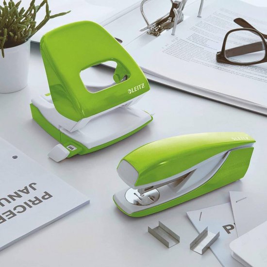Capsator Leitz 5502, 30 Coli, Capse 24/6, Verde Metalizat, Capsator Modern, Capsator de Birou, Capsator pentru Birou, Capsator Verde Leitz, Capsator cu Capse nr 24/6, Capsator pentru 30 de Coli, Capsator Capacitate Capsare 30 Coli