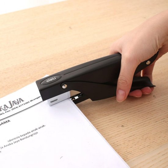 Capsator Tip Cleste Deli Start, 30 Coli, Capse 24/6, 26/6, Corp Metalic Negru, Capsatoare Metalice Manuale, Capsator Manual de Hartie, Capsatoare Metalice Deli pentru Birou, Capsatoare 630 Coli, Capsatoare pentru Hartie, Capsator pentru Birou
