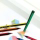 Set 10 Creioane Color MILAN Maxi Ergo, Corp din Lemn Negru, 10 Culori Diferite si Ascutitoare Inclusa, Set Creioane Colorate, Creioane Colorate, Creioane pentru Desen, Creioane Colorate pentru Scolari, Creioane Colorate din Lemn, Rechizite Scolare