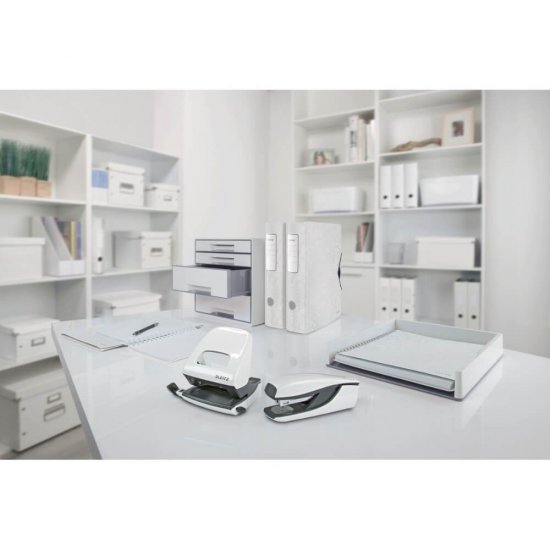 Cutie Depozitare Mare din Carton Solid Laminat Leitz Click and Store, 369x200x482, Alb, Cutie Carton Clasica, Cutie Depozitare Alba, Cutie Mare pentru Obiecte, Cutie Mare Simpla, Cutie Rezistenta