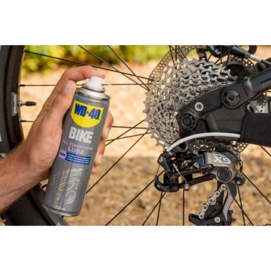 Lubrifiant Biciclete WD-40  Bike All Conditions Lube, 250 ml, Lubrifiant Universal de Biciclete, Spray Lubrifiant pentru Biciclete, Ulei Lant Bicicleta, Lubrifiant Bicicleta, Solutie de Lubrifiere Multifunctionala, Spray pentru Lubrifierea Bicicletei