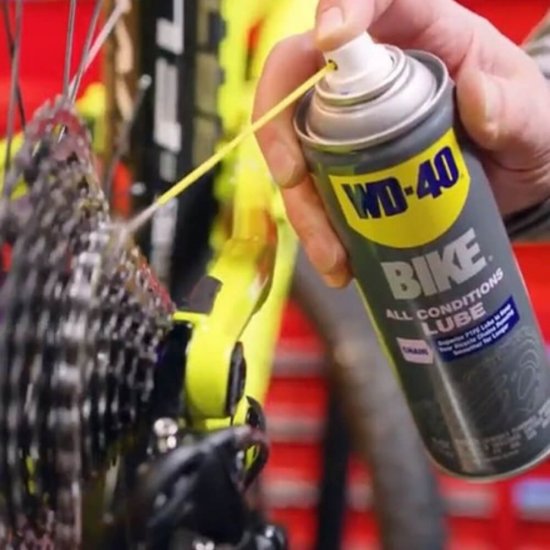 Lubrifiant Biciclete WD-40  Bike All Conditions Lube, 250 ml, Lubrifiant Universal de Biciclete, Spray Lubrifiant pentru Biciclete, Ulei Lant Bicicleta, Lubrifiant Bicicleta, Solutie de Lubrifiere Multifunctionala, Spray pentru Lubrifierea Bicicletei