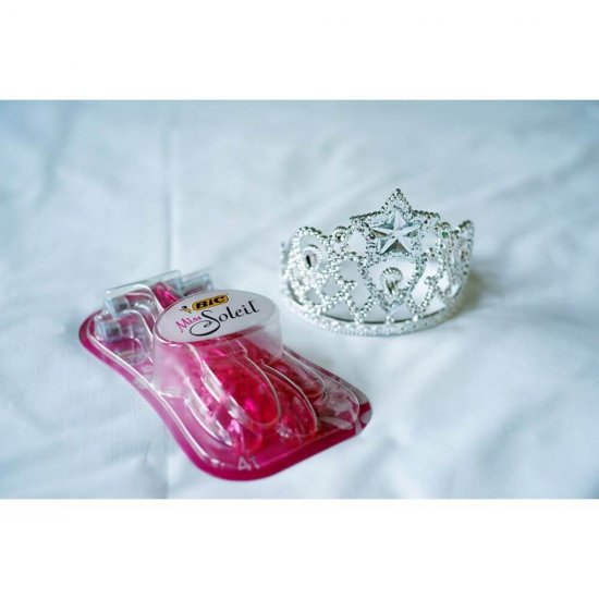 Set 4 Aparate de Ras BIC Miss Soleil cu 3 Lame, Lame Inoxidabile, Lame pentru Ras, Lame de Ras pentru Femei, Set Lame de Ras, Lame de Epilat Femei, Aparate de Ras pentru Femei cu 3 Lame, Aparate de Epilat pentru Femei cu Lame Triple