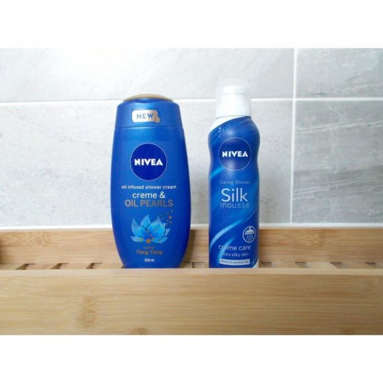 Gel de Dus NIVEA Oil Pearls, 250 ml, Parfum de Ylang Ylang, Gel de Dus, Gel de Corp, Gel de Dus Dove, Geluri de Dus, Gel de Dus pentru Corp, Gel de Dus Hidratant, Gel de Dus de Barbati, Produse Ingrijire Corp, Produse Igiena Corp, Cosmetice pentru Corp