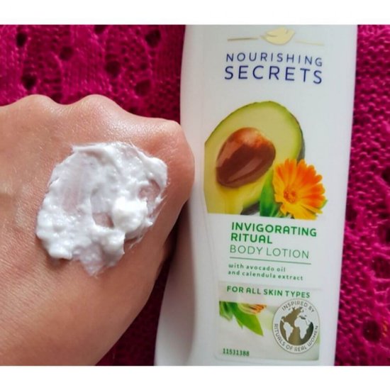 Lotiune Corp DOVE Invigorating Ritual, 250 ml, cu Extract de Avocado si Galbenele, Lotiuni de Corp Dove, Lotiuni de Corp, Lotiune pentru Corp, Lotiune Ingrijire Corp, Lotiune Hidratanta, Lotiune pentru Hidratare, Lotiune pentru Piele Uscata si Sensibila