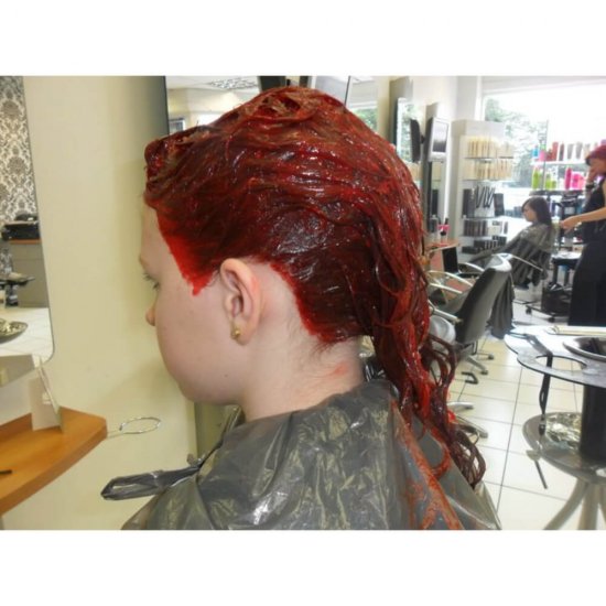 Vopsea Permanenta de Par Aroma Color 28, Rubiniu, 90 ml, Vopsea Par, Vopsea Rubinie, Vopsea Roscata, Vopsea Permanenta Roscata, Vopsea Par Roscata, Vopsea de Par Permanenta