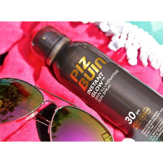 Spray cu Efect de Iluminare Piz Buin Instant Glow SPF 30, 150 ml, Spray pentru Bronz, Spray de Bronz, Lotiune Iluminatoare, Spray de Bronz Iluminator, Spray Corp Piz Buin, Lotiune de Bronz Piz Buin, Spray Bronz Piz Buin