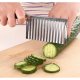 Cutit pentru Cascaval, Maner din Plastic Visiniu, Cutit Ondulat, Cutit pentru Feliere, Cutit Ondulat pentru Feliere, Cutit Feliere, Cutit pentru Feliat Legume, Cutit de Feliat Branza, Cutit pentru Felierea Aperitivelor