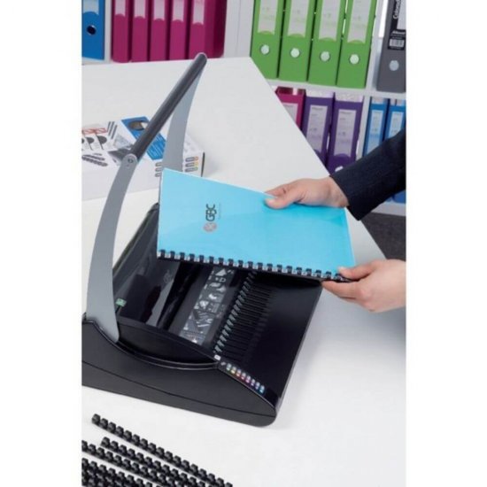 Aparat de Indosariat GBC CombBind C200, Capacitate 330 Coli, Perforare 20 Coli, 34x13x39.5 cm, Greutate 5.29 Kg, Aparat de Legat cu Inele de Plastic, Masina Indosariere, Aparat de Spiralat, Aparat de Indosariat cu Inele de Plastic, Aparatura Birou