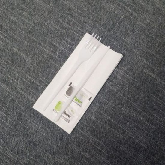 Tacamuri din Plastic si Plicuri Sare si Piper, 100 Buc/Bax, Alb, Set Tacamuri din Plastic, Tacamuri de Unica Folosinta, Vesela de Unica Folosinta, Tacamuri Catering, Tacamuri Fast-Food