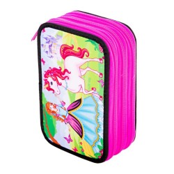 Penar Echipat Daco cu 3 Fermoare, Model Basm, Dimensiuni 19.5x13x7.5 cm, Material Poliester, Culoare Roz