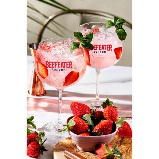 Gin Beefeater Pink, 0.7 L, 37.5% Alcool, Aroma de Capsuni, Gin de Capsuni, Gin Aroma de Capsuni, Gin Beefeater cu Capsuni, Gin cu Capsuni Beefeater, Gin cu Gust de Capsuni, Gin Beefeater cu Gust de Capsuni, Bautura Alcoolica cu Capsuni