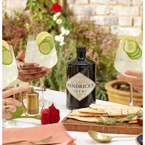 Gin Hendrick's 0.7 L, Alcool 41.4%, Gin Hendrick's, Gin Hendrick's  0.7l, Hendrick's Clasic Gin, Gin Cocktails, Gin Cocktails Hendrick's, Gin Cocktails Hendrick's Clasic, Gin Sticla, Gin la Sticla, Gin Sec, Gin la Sticla Hendrick's