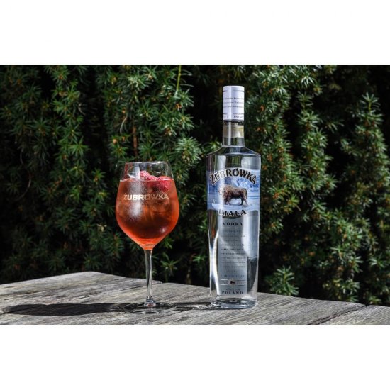 Vodca Zubrowka Biala 1L, Alcool 40%, Vodca Pura Vodca de Calitate, Vodca Zubrowka, Zubrowka Vodca, Vodca Cocktails, Vodca Buna, Vodka Zubrowka, Vodka Buna, Bautura Spirtoasa, Bauturi Alcoolice
