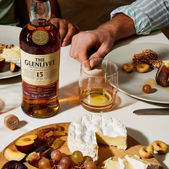 Whisky Glenlivet, Alcool 40%, 0.7 L, 15 Ani Vechime, Whisky Invechit, Whisky 15 Ani Vechime, Whisky Glenlivet 15 Ani, Whisky Single Malt, Scotch Whisky Glenlivet, Glenlivet Single Malt Scotch Whisky, Whisky Premium, Premium Whisky