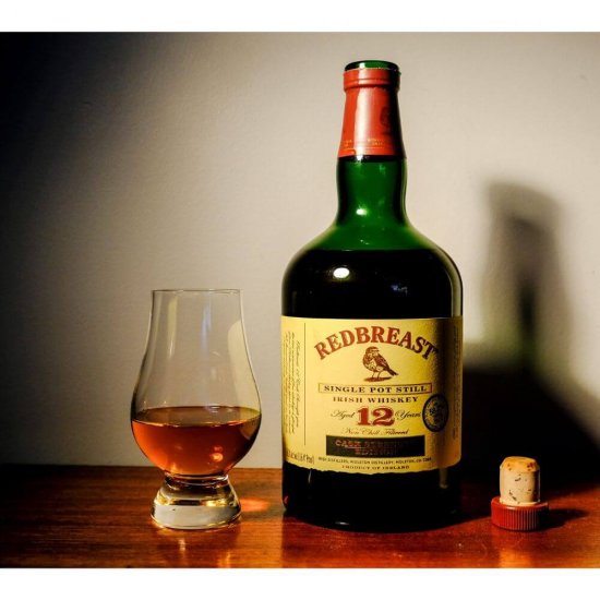 Whisky Redbreast, 0.7 L, 40% Alcool, 12 Ani Vechime, Whisky 12 Ani Vechime, Whisky Redbreast 12 Ani, Redbreast Single Pot Still Irish Whisky Aged 12, Whisky Irlandez, Irish Whisky Premium, Premium Whisky, Bautura Alcoolica Redbreast