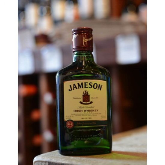 Whisky Jameson, Alcool 40%, 0.2 L, Jameson Whisky, Bautura Spirtoasa Jameson, Bautura Spirtoasa 40 % Alcool, Bautura Alcoolica, Jameson 0.2 L, Jameson 200 ml, Whisky 200 ml, Mini Whisky, Mini Sticla de Whisky, Sticla de Whisky Mica