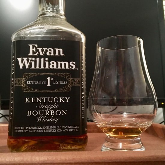 Whisky Evan Williams Black  0.7L, Alcool 43%, Whisky Bun, Whisky de Calitate, Evan Williams Whisky, Whisky 0.7l, Whisky 43%, Whisky Premium, Evan Williams Black Whisky, Williams Evan Whisky