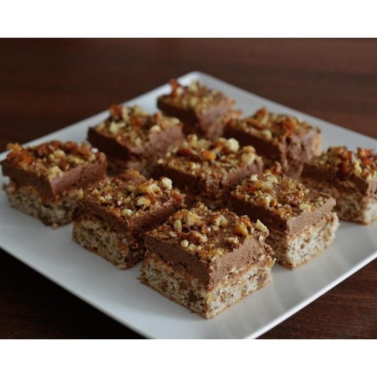 Tort cu Nuci Boromir, 250 g, Prajitura cu Nuci, Prajituri Boromir, Prajituri Ambalate, Prajituri cu Nuci, Torturi cu Nuci, Prajituri Portionate, Tort Ambalat, Tort Portionat, Tort Boromir, Tort Prajitura