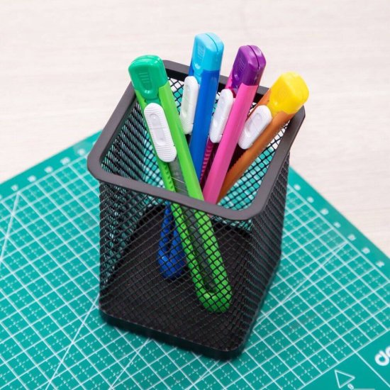 Cutter Scolar Deli, Mic, Portocaliu, Cutter Mic Deli, Cutter Portocaliu, Cutter pentru Scoala, Cutter pentru Scolari, Cutter Scoala, Cutter Deli, Cutter Colorat, Cutter Simplu, Cuttere Simple, Cuttere Mici, Cuttere Deli, Cuttere Colorate