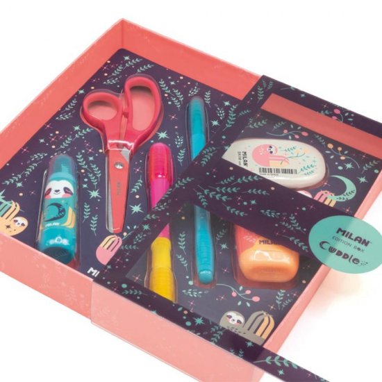 Set Cadou Milan Cuddle: Ascutitoare Capsule, Pix cu Cerneala Albastra, Radiera, Corector Banda, Foarfeca, Pix Combi Duo, 206x208x40 mm, Multicolor, Seturi Cadou, Set Pix Ascutitoare Corector si Radiera, Set Pix si Liner, Seturi Cadou, Seturi Cadou Milan