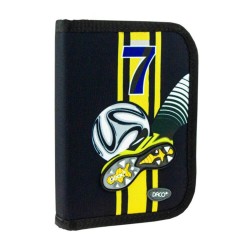 Penar Neechipat DACO, 20.5x3.5x14 cm, Model Fotbal, Material Poliester, Culoare Negru/Galben, Penar cu Deschidere Verticala, Penar pentru Baieti, Penare cu Fermoar, Penare Neechipate, Penare de Scoala, Penare Scolare, Penar Scolar, Rechizite Scolare