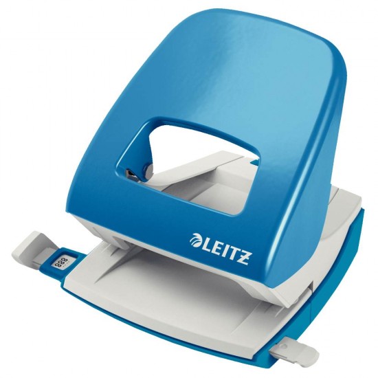 Perforator Leitz 5008, Capacitate 30 Coli, Plastic/Metal, Albastru Deschis, Perforator pentru Hartie, Perforator de Hartie, Perforatoare Hartie, Perforatoare Birou, Perforatoare de Hartie, Perforatoare 30 Coli, Perforatoare Scoala, Perforatoare Leitz