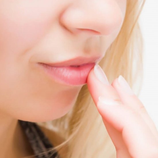 Balsam de Buze Apidava 10ml, cu Miere si Ceara de Albine, Balsam de Buze Hranitor, Balsam pentru Buze, Balsam Natural de Buze, Balsam de Buze Natural, Balsam pentru Buze Apidava, Apidava Balsam de Buze