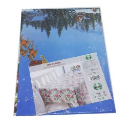 Fata de Masa DAFIN, 140x90 cm, Mos Craciun, Albastra, Fata de Masa Decorativa Craciun, Fete de Mese pentru Craciun, Fata de Masa cu Modele de Craciun, Fata de Masa cu Modele Decorative Craciun, Fete de Mese pentru Sarbatori Craciun, Fata de Masa Craciun