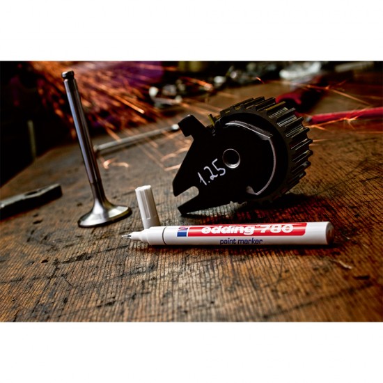 Marker permanent Edding 780, cu vopsea, corp aluminiu, varf rotund, 0.8 mm, alb