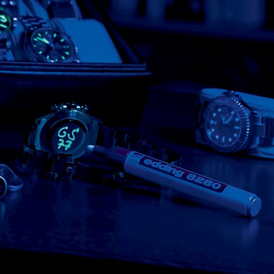 Marker permanent Edding UV 8280, varf rotund, 1.5-3 mm, alb