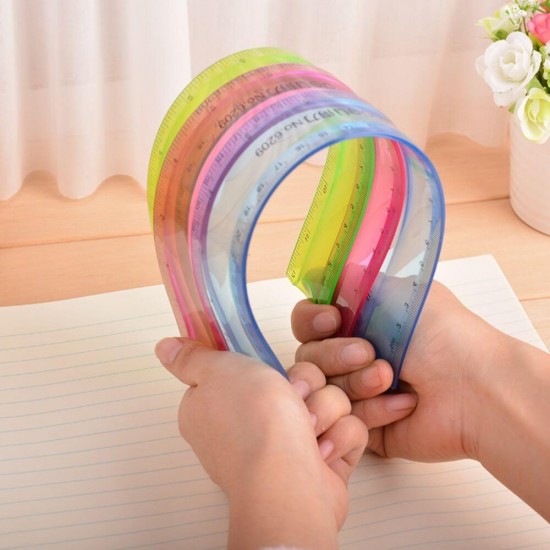 Rigla Flexibila Deli, 30 cm, Galben, Rigla Colorata Flexibila, Rigla Colorata Transparenta Flexibila, Rigla Transparenta Colorata, Rigla 30 cm, Rigla Mare, Rigla Lunga, Rigla pentru Scoala, Rigla Scoala, Rigle Colorate Transparente Flexibile