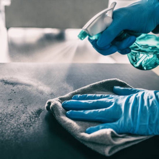 Solutie Dezinfectanta Farmec pentru Suprafete Dermofarm, 80% Alcool, 5 L