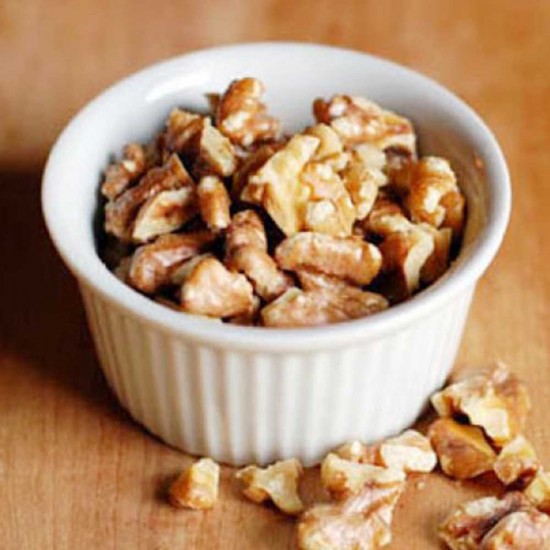 Spargatoare de Nuci din Metal