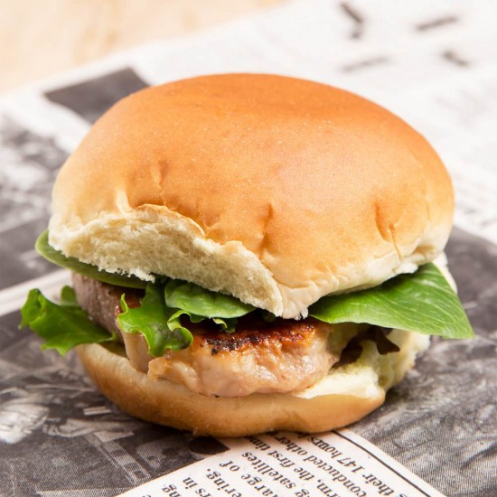 Bax 1000 Coli Napron Hartie Alba de Tava, 38 g/m²,  5 kg/Bax, Model Ziar, 30x40 cm, Suport pentru Farfurii, Naproane Hartie, Napron Tava, Naproane Tava, Napron Restaurant, Napron din Hartie, Naproane din Hartie, Hartie Tava, Naproane Cafenea, Hartii Tavi