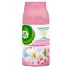 Rezerva Odorizant Camera AirWick Freshmatic Max, Cantitate 250 ml, Parfum de Magnolie si Floare de Cires, Rezerva Odorizanta AirWick, Rezerva Spray pentru Odorizant de Camera, Rezerva pentru Odorizant de Camera, Rezerve Odorizante cu Extracte de Uleiuri