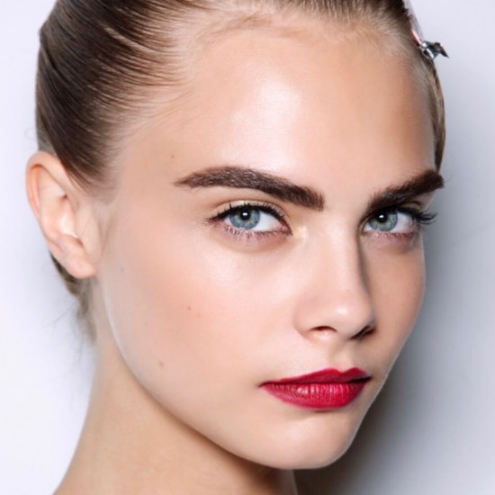 Creion Sprancene MISS SPORTY, 002 Brown, 5 g, Creion de Conturare Sprancene, Creion pentru Conturarea Sprancenelor, Creion Contur pentru Sprancene, Creion Maro pentru Sprancene, Creion Sprancene Maro