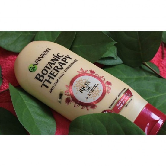 Balsam Anti Cadere Par, 200 ml, Garnier Botanic Therapy Ricin Oil &amp; Almond, Balsam Impotriva Caderii Parului, Balsam Anti Cadere Par, Balsam de Par cu Ulei de Ricin, Balsam de Par cu Ulei de Migdale, Balsam de Par pentru Par Fragil